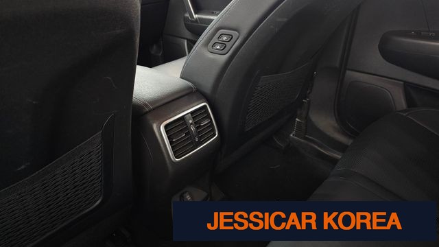 2021 Kia Sportage the bold - Thumbnail 6
