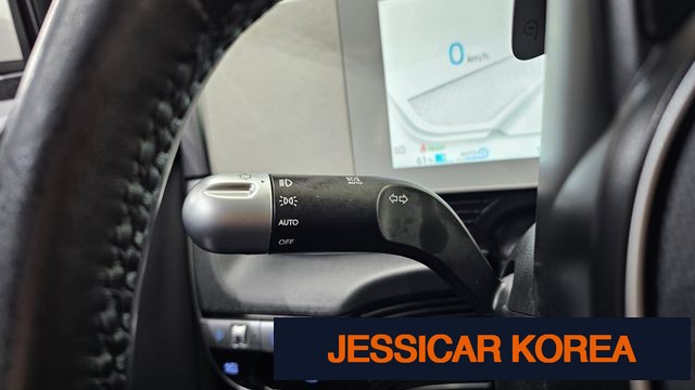 2023 Hyundai Ioniq 5 - Thumbnail 2