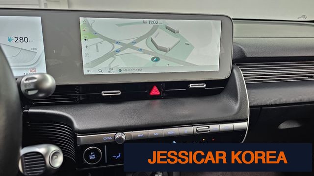 2023 Hyundai Ioniq 5 - Thumbnail 5