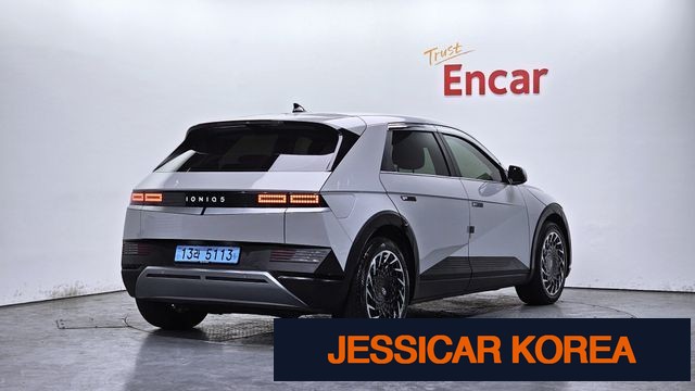 2023 Hyundai Ioniq 5 - Thumbnail 16
