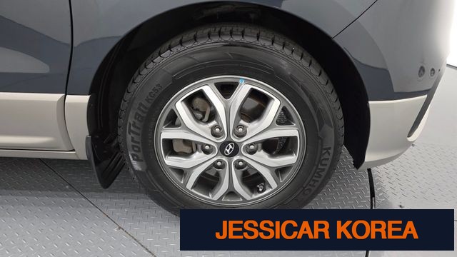 2019 Hyundai The New Grand Starex - Thumbnail 2