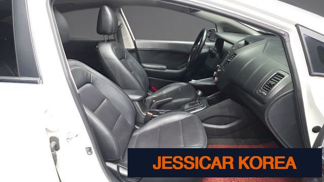 2015 Kia K3 - Thumbnail 8