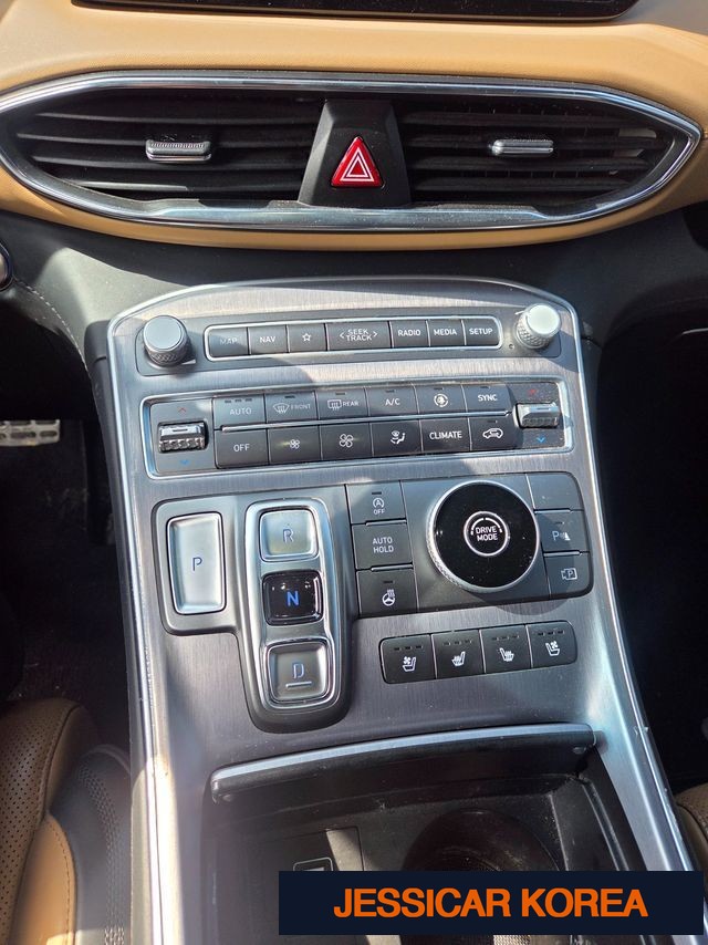2021 Hyundai The New Santa Fe - Thumbnail 3