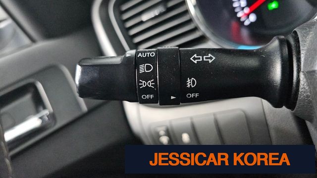 2011 Kia K5 - Thumbnail 4