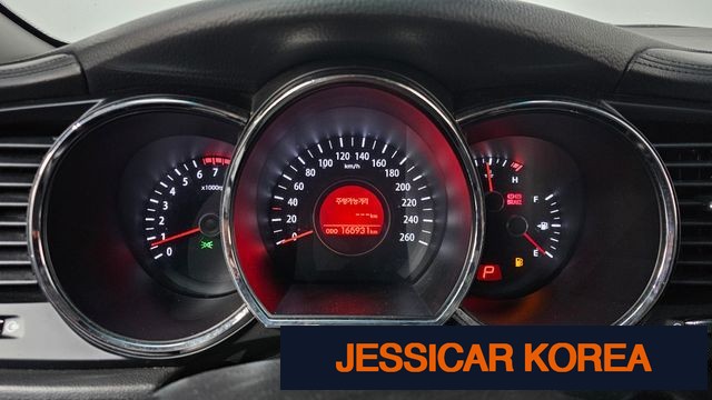 2011 Kia K5 - Thumbnail 10