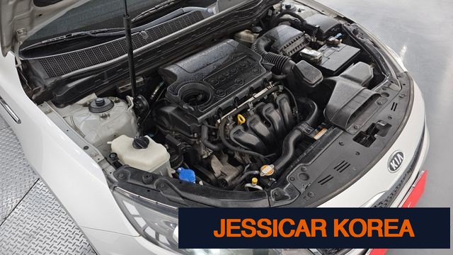 2011 Kia K5 - Thumbnail 11