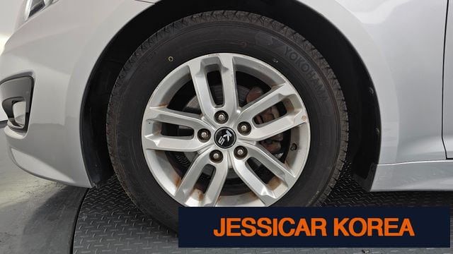 2011 Kia K5 - Thumbnail 13