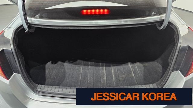 2011 Kia K5 - Thumbnail 19