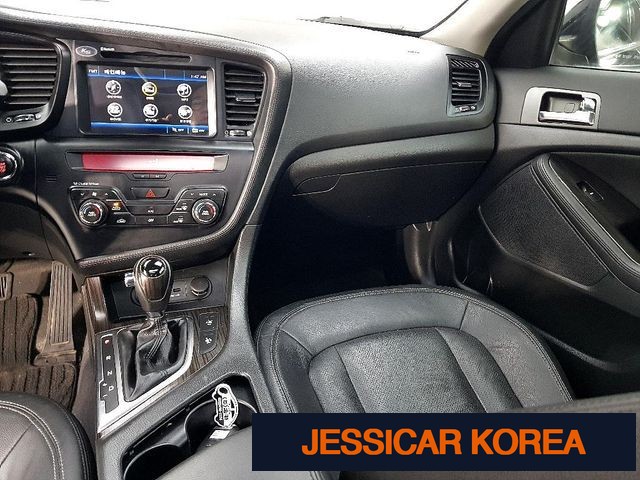 2011 Kia K5 - Thumbnail 9
