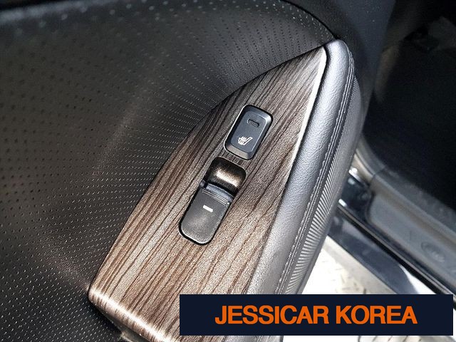 2011 Kia K5 - Thumbnail 19