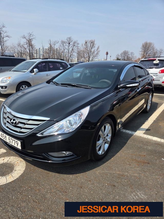 2010 Hyundai YF Sonata - Thumbnail 10
