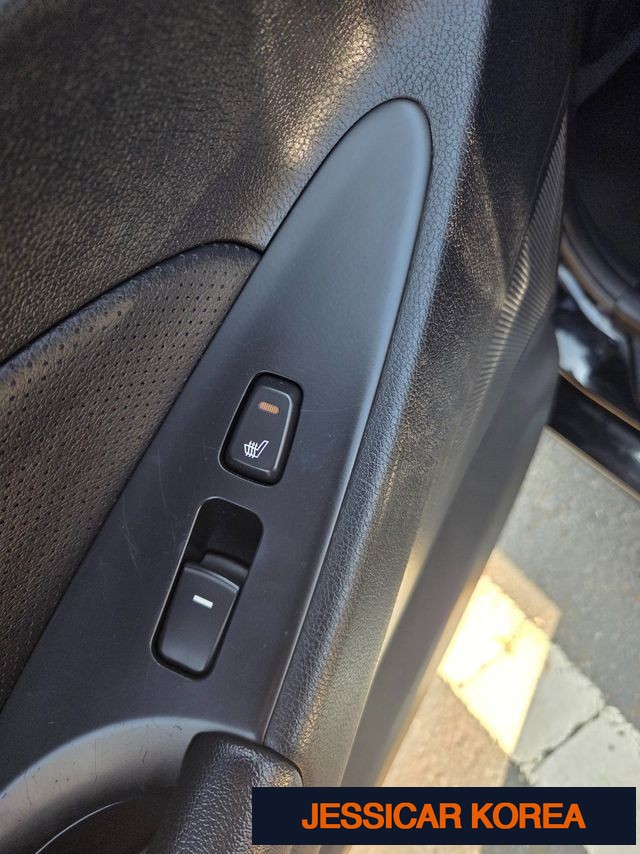 2010 Hyundai YF Sonata - Thumbnail 14