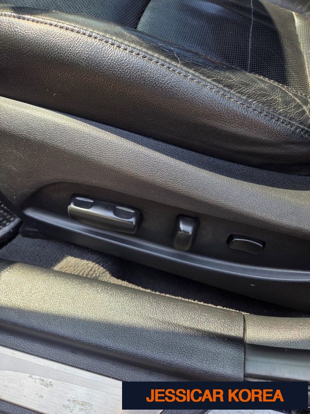 2010 Hyundai YF Sonata - Thumbnail 15
