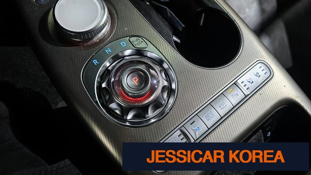 2022 Genesis GV60 - Thumbnail 2