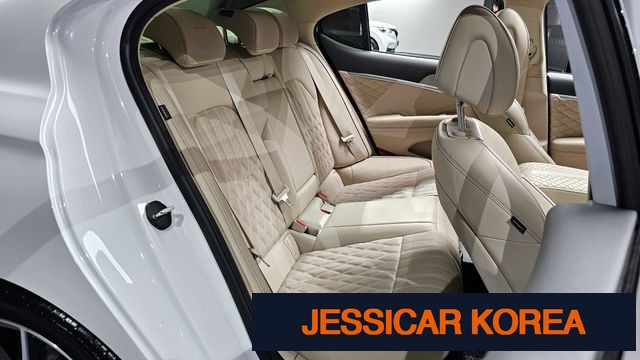 2023 Genesis The New G70 - Thumbnail 13