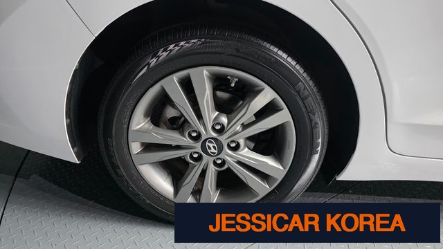 2017 Hyundai Avante AD - Thumbnail 19
