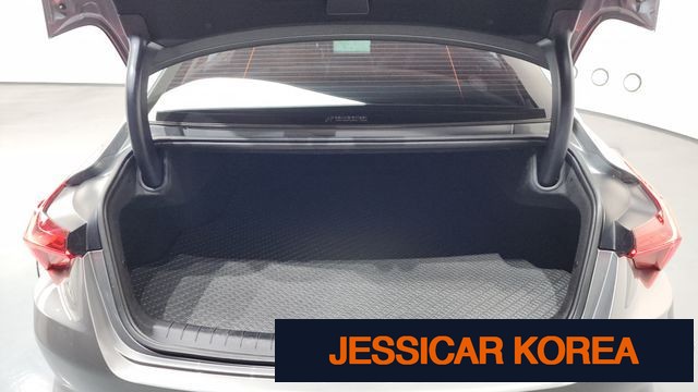 2023 Kia K8 - Thumbnail 3