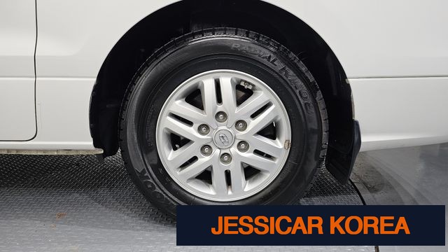 2021 Hyundai The New Grand Starex - Thumbnail 18
