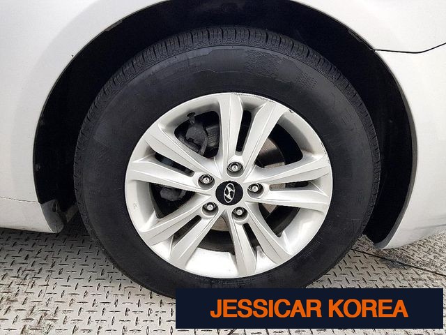 2012 Hyundai YF Sonata - Thumbnail 4