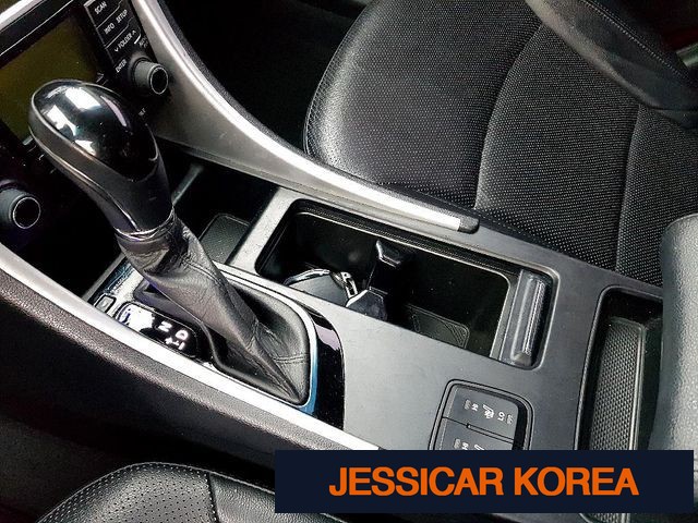 2012 Hyundai YF Sonata - Thumbnail 9