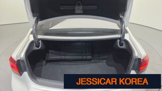 2020 Kia K7 Premier - Thumbnail 15