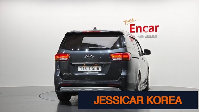2017 Kia All New Carnival - Thumbnail 17