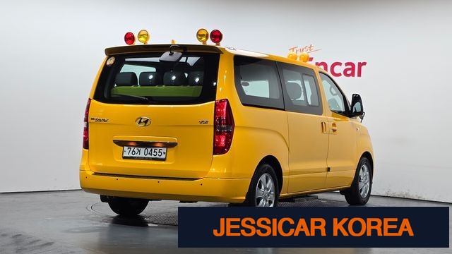 2020 Hyundai The New Grand Starex - Thumbnail 3