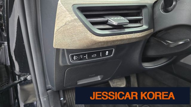 2022 Kia K8 - Thumbnail 2
