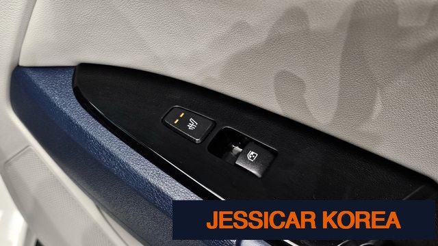 2023 Kia Sportage 5th Gen - Thumbnail 5