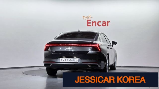 2022 Kia K8 - Thumbnail 2