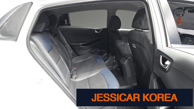 2018 Hyundai Ioniq Hybrid - Thumbnail 7