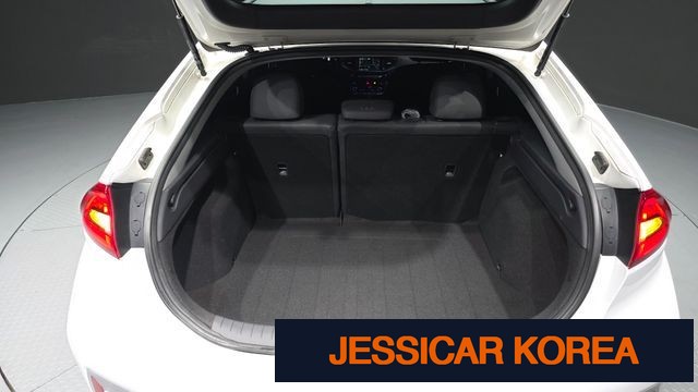 2018 Hyundai Ioniq Hybrid - Thumbnail 14