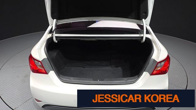 2012 Hyundai sonata hybrid - Thumbnail 7