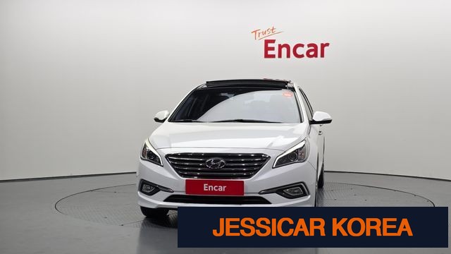 2015 Hyundai LF Sonata - Thumbnail 15