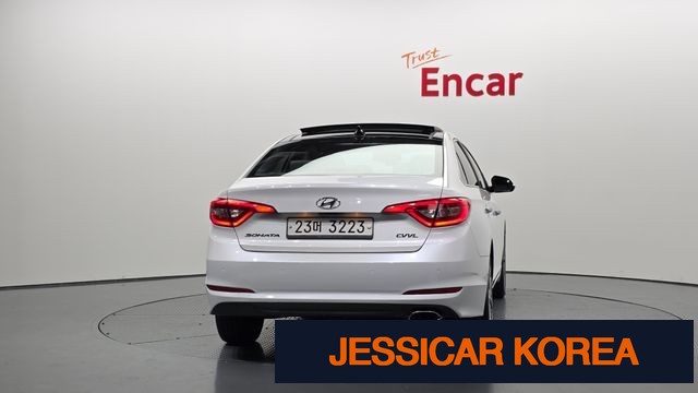 2015 Hyundai LF Sonata - Thumbnail 17