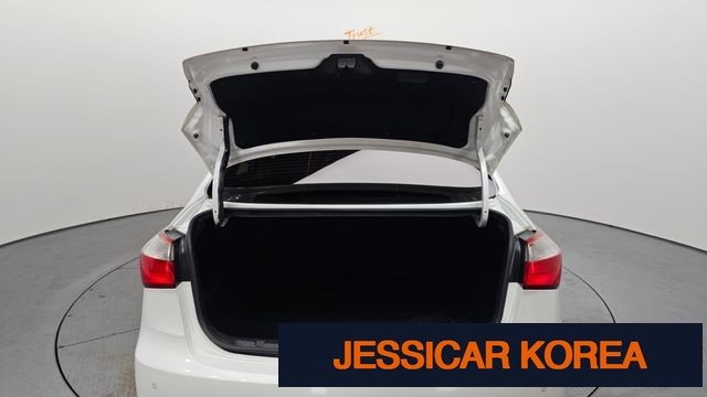 2014 Kia K3 - Thumbnail 15