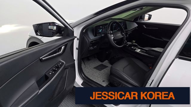 2023 Kia EV6 - Thumbnail 7