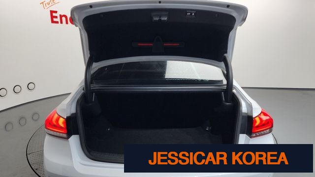 2018 Genesis G80 - Thumbnail 15