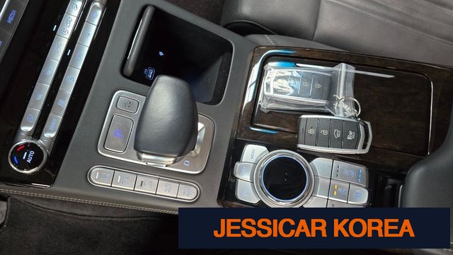 2019 Genesis G90 - Thumbnail 8