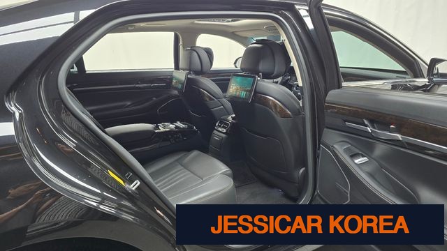 2019 Genesis G90 - Thumbnail 10