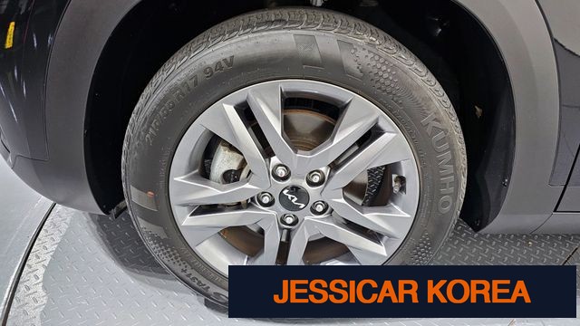 2023 Kia Seltos - Thumbnail 13
