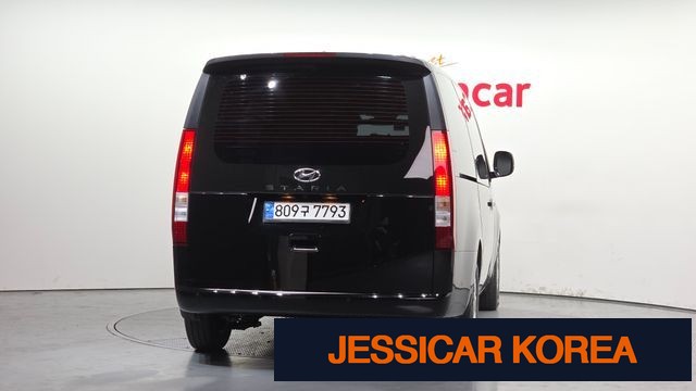 2022 Hyundai Staria - Thumbnail 8