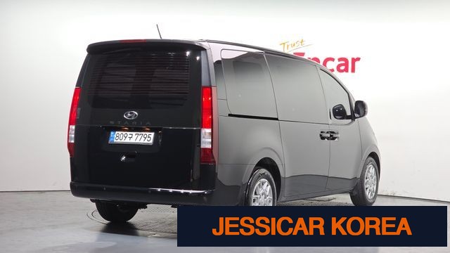 2022 Hyundai Staria - Thumbnail 9