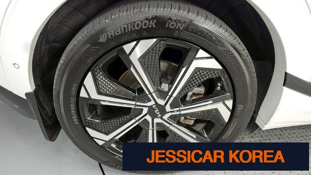 2024 Kia EV6 - Thumbnail 4