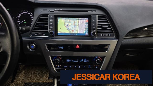 2015 Hyundai LF Sonata - Thumbnail 3