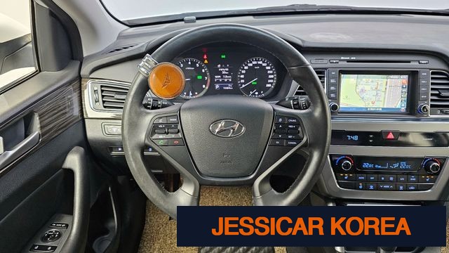 2015 Hyundai LF Sonata - Thumbnail 8