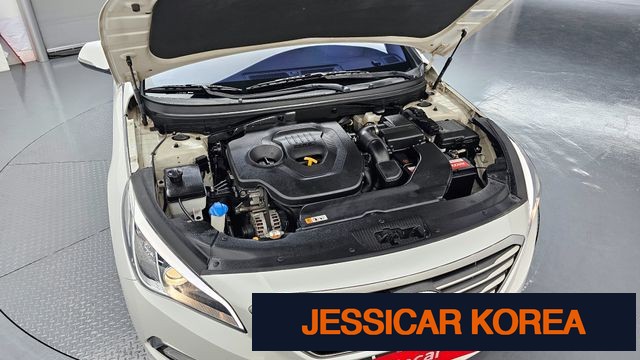 2015 Hyundai LF Sonata - Thumbnail 11
