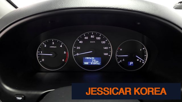 2017 Hyundai Grand Starex - Thumbnail 3