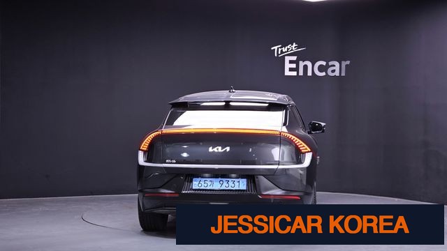 2023 Kia EV6 - Thumbnail 8