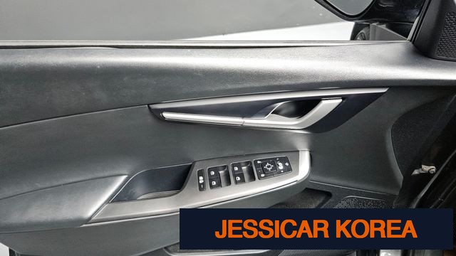 2023 Kia EV6 - Thumbnail 17